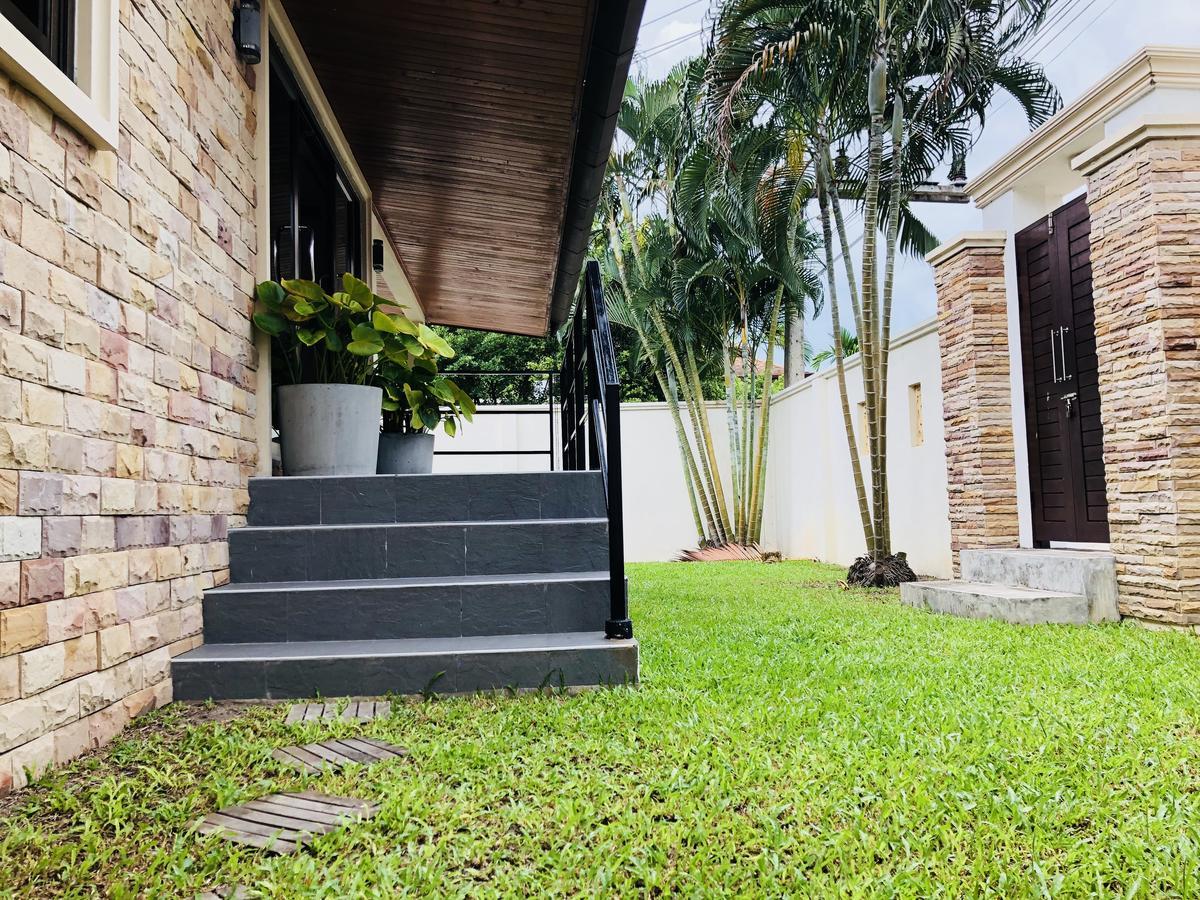 Thai Family Rawai Swimming Pool Villa Hotel Exterior foto